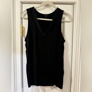 Banana Republic medium black sleeveless shirt